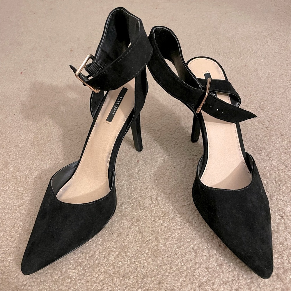 Black Ankle Strap Pointed Toe Heel -size 7.5-